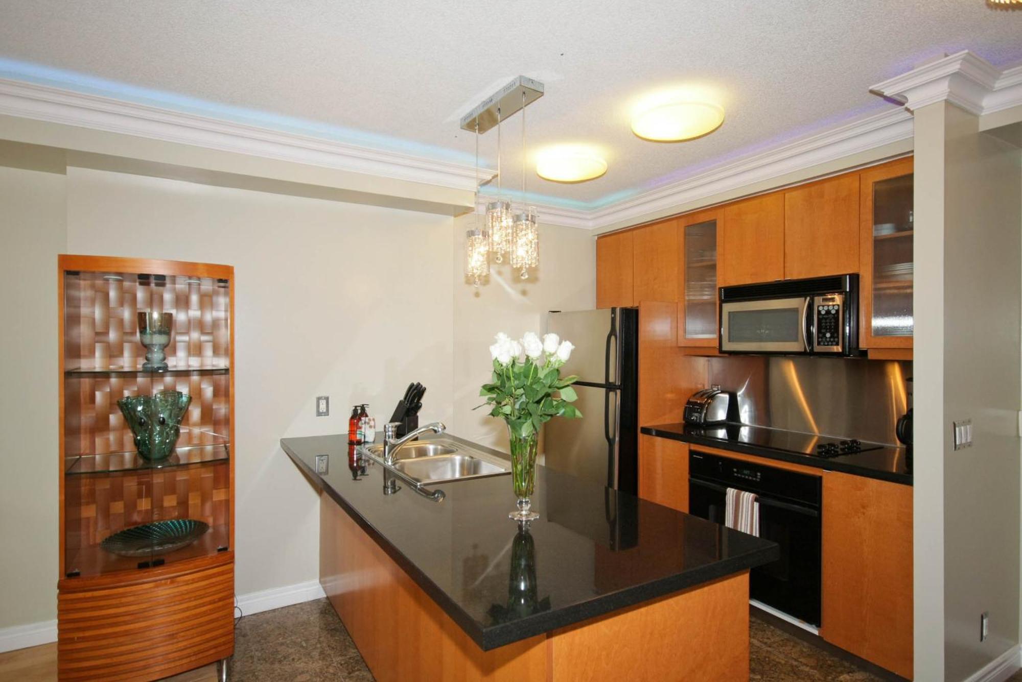 Yonge Suites Furnished Apartments Toronto Room photo